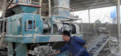 gypsum briquette maker working